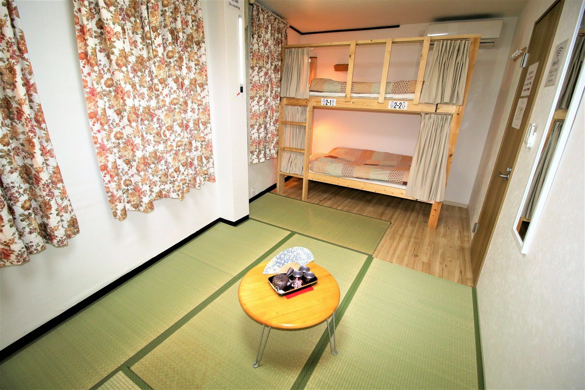 Banana Hammock Hotell Osaka Exteriör bild
