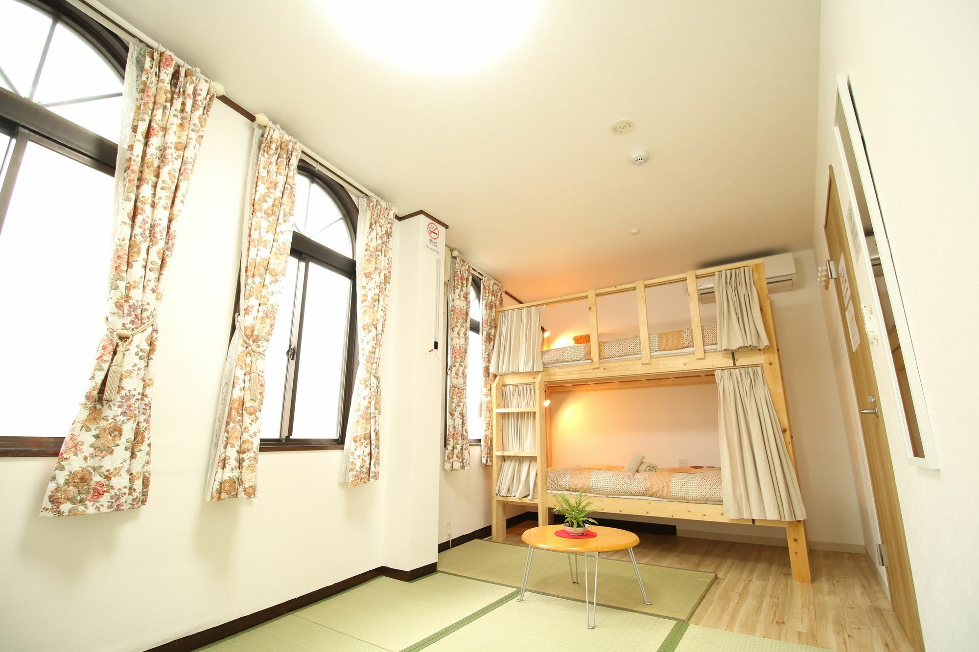 Banana Hammock Hotell Osaka Exteriör bild