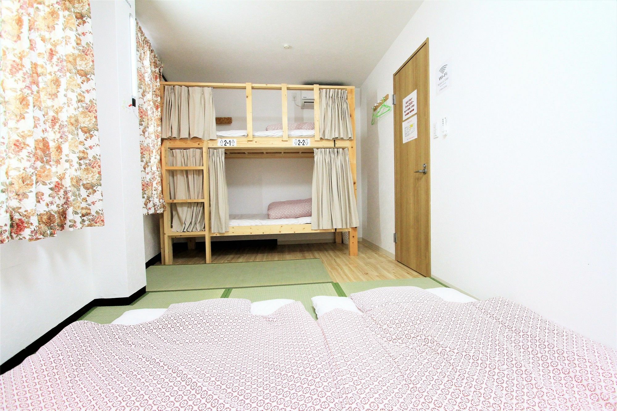 Banana Hammock Hotell Osaka Exteriör bild